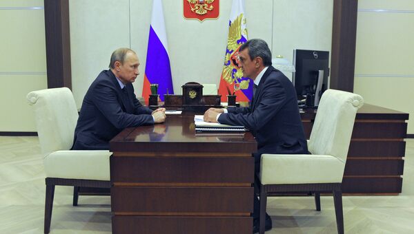 Рабочая встреча президента РФ В.Путина с губернатором Севастополя С.Меняйло