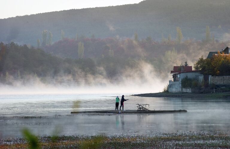 Утро на симферопольском водохранилище в Крыму