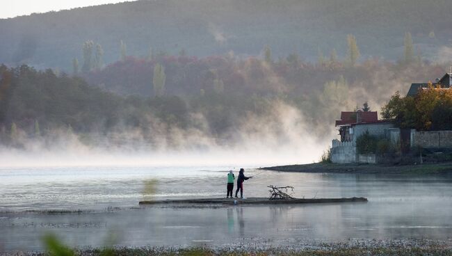 На симферопольском водохранилище в Крыму. Архивное фото