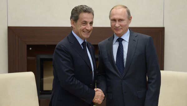 Президент России Владимир Путин и бывший президент Франции Николя Саркози. Архивное фото