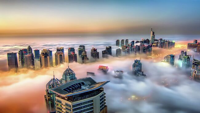 Снимок Foggy Dubai Marina фотографа Sajeesh Shanmughan на ежегодном конкурсе Epson International Pano Awards 2015