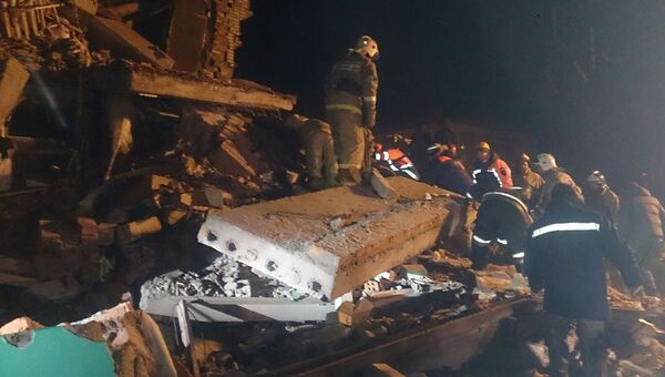На месте взрыва бытового газа в жилом доме в Хабаровском районе Хабаровского края