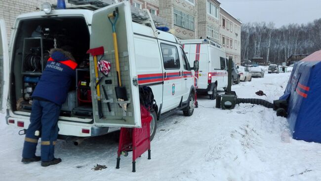 На месте взрыва газа в доме в поселке Корфовский в Хабаровском крае