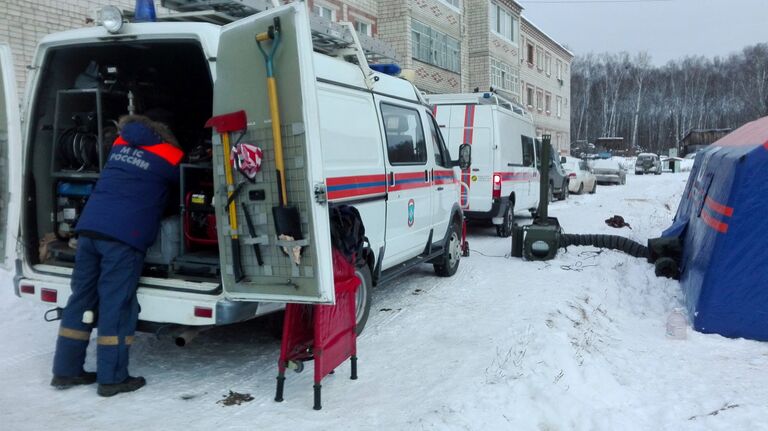 На месте взрыва газа в доме в поселке Корфовский в Хабаровском крае