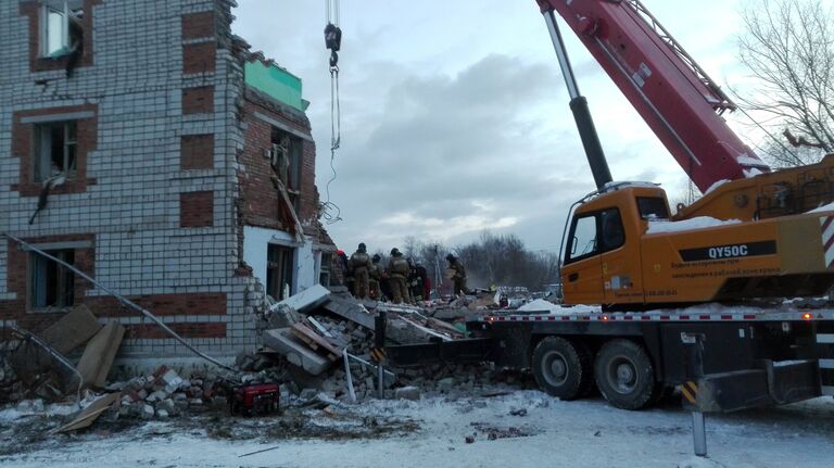 На месте взрыва газа в доме в поселке Корфовский в Хабаровском крае