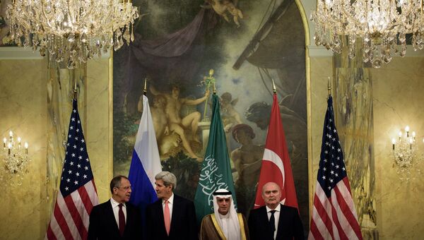 Сергей Лавров, Джон Керри, Адель аль-Джубейр, Феридун Синирлиогл на переговорах по Сирии в Вене, 29 октября 2015
