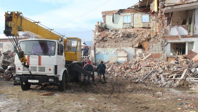 На месте взрыва газа в доме в поселке Корфовский в Хабаровском крае