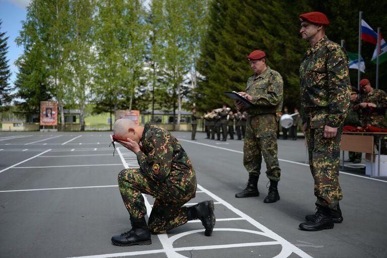 Испытания военнослужащих подразделений специального назначения МВД РФ на право ношения крапового берета