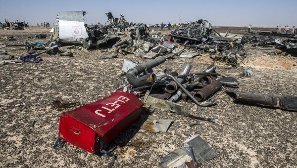 Обломки самолета Airbus A321 компании Когалымавиа. Архивное фото