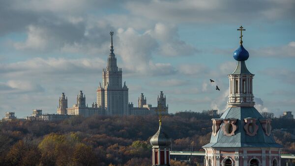 Вид на главное здание МГУ. Архивное фото