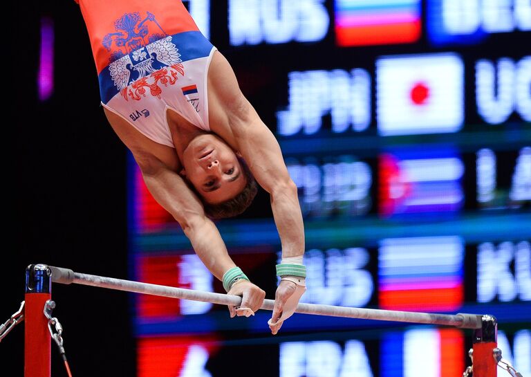 Давид Белявский выступает на чемпионате мира по спортивной гимнастике в Глазго