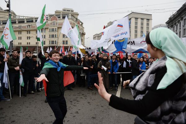 Участники шествия и митинга Мы едины! в Москве в честь Дня народного единства