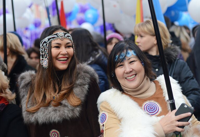 Участники шествия и митинга Мы едины! в Москве в честь Дня народного единства