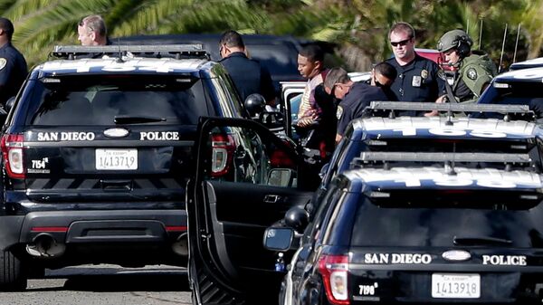 Полицейские задерживают подозреваемого в стрельбе в Сан-Диего