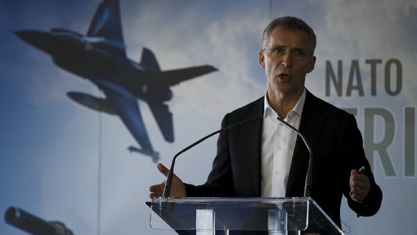 Генеральный секретарь НАТО Йенс Столтенберг выступает на пресс-конференции НАТО в Испании
