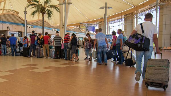 Пассажиры ждут вылета в аэропорту Шарм-эш-Шейха. Архивное фото