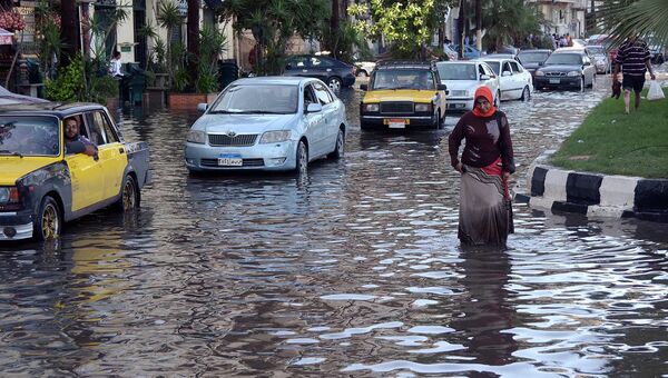 Затопленная улица в Египте. Октябрь 2015