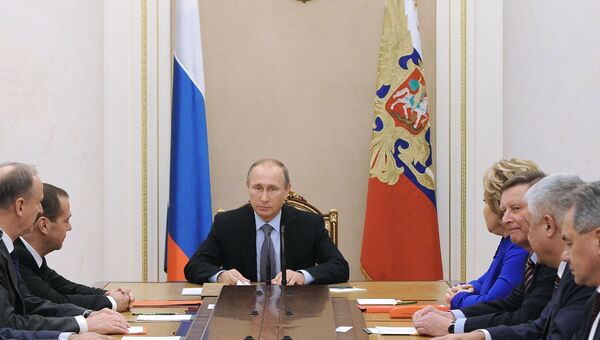Президент России Владимир Путин проводит заседание Совета безопасности РФ. Архивное фото