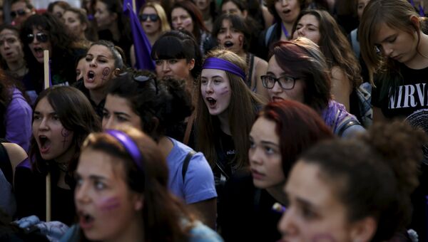 Марш против домашнего насилия в Мадриде