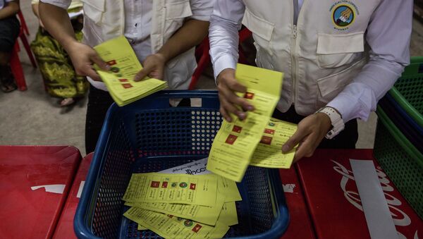 Подсчет голосов на выборах в Мьянме. Архивное фото