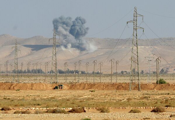 Взрыв авиабомбы ФАБ-500 в лагере боевиков в 20 километрах от города Пальмира