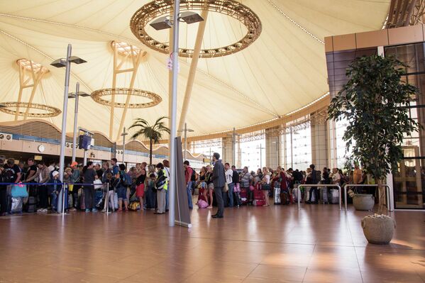 Туристы в аэропорту Шарм-эш-Шейха, Египет