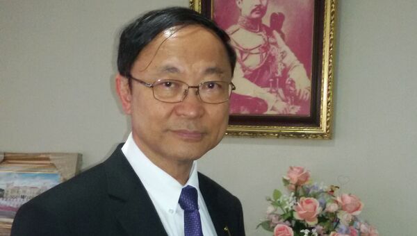 Министр науки и технологий Таиланда доктор Пхичет Дуронгкаверот