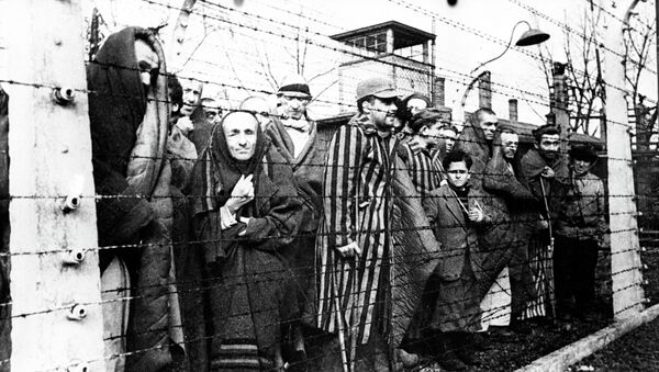 Вторая мировая война 1939 - 1945 годов. Узники Освенцима. Архивное фото
