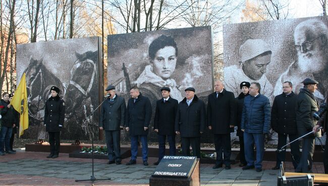 Мемориал из 17 тыс фотографий военных лет в Тамбове