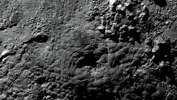 Предположительные вулканы на поверхности Плутона, расположенные на равнине Спутника