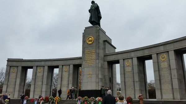 Советский мемориал в Тиргартене в Берлине. Архивное фото
