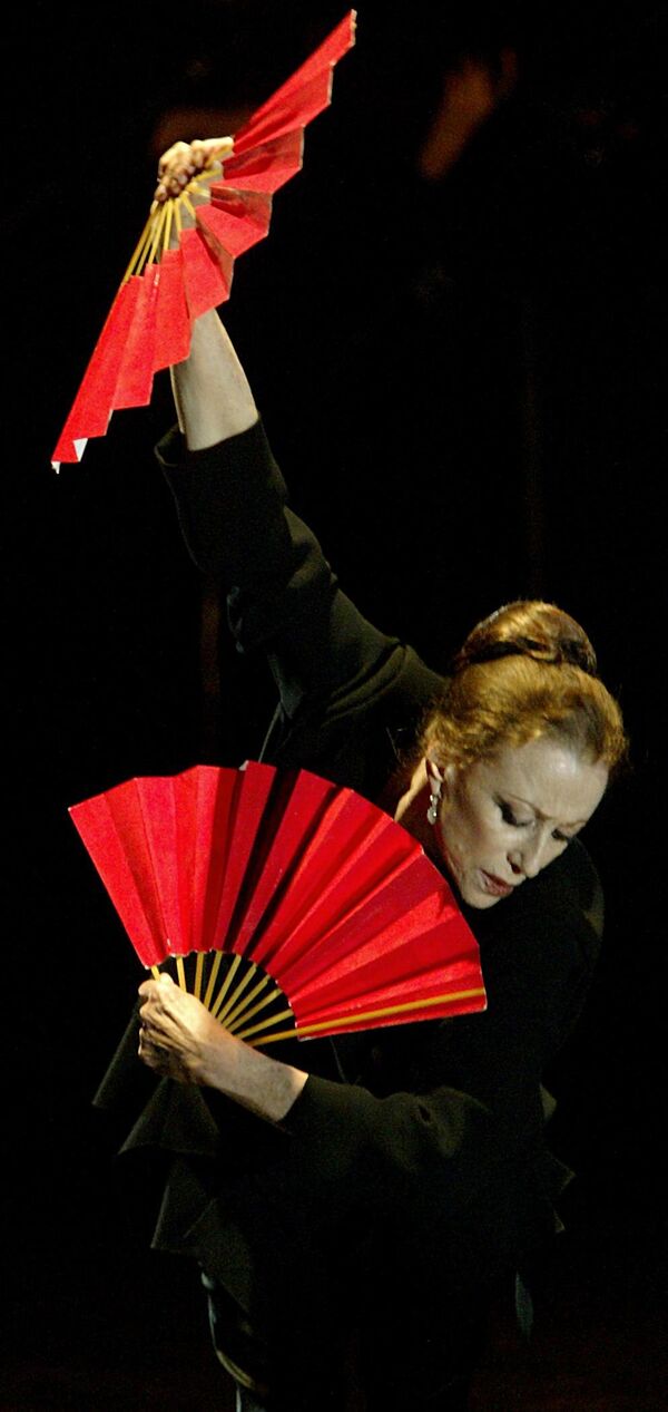 Балерина Майя Плисецкая выступает в театре Мадрида