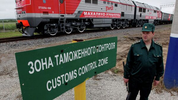 Пункт пропуска на границе России с Китаем. Архивное фото
