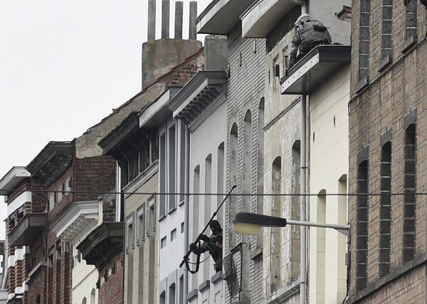 Бельгийская полиция проводит спецоперацию в районе Моленбек в Брюсселе