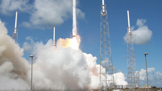 Запуск ракеты SpaceX Falcon 9. Архивное фото