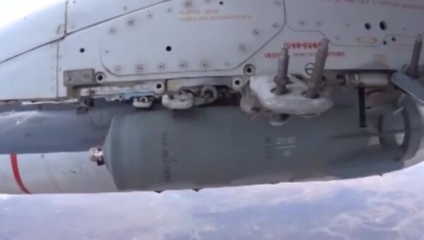 Снаряд самолета Военно-космических сил России, вылетевшего для нанесения массированного удара по объектам инфраструктуры ИГ в Сирии