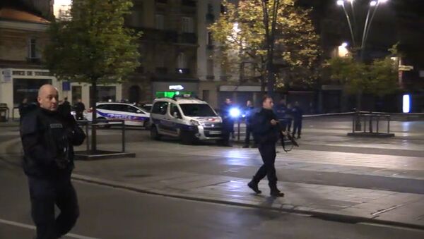 Полицейские оцепили район Сен-Дени в поисках причастных к терактам в Париже