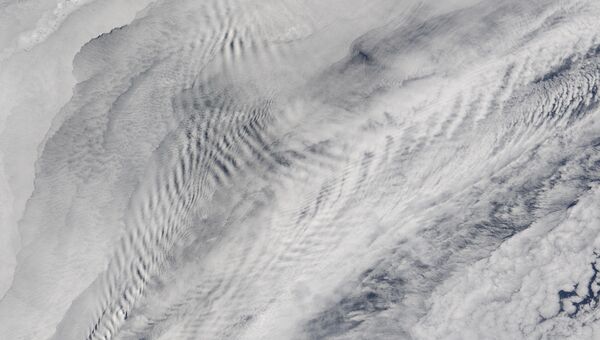 Волнообразные облака над Индийским океаном