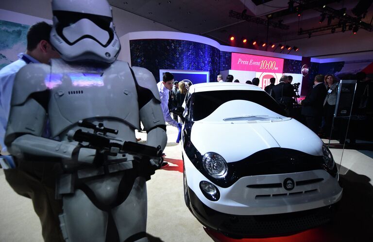 Автомобиль Fiat 500E на 2015 Los Angeles Auto Show 2015 в Лос-Анджелесе, США