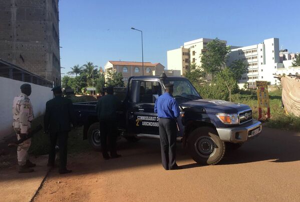 Ситуация возле отеля Radisson Blu в столице Мали городе Бамако. 20 ноября 2015
