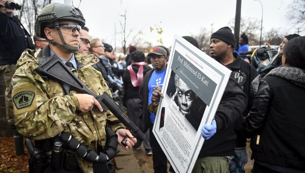 Жители Миннеаполиса протестуют из-за убийства афроамериканца полицией