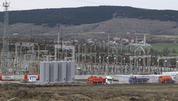 Мобильная электростанция в районе Симферополя в Крыму, 22 ноября 2015