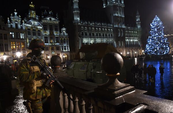 Бельгийские военные на площади Гран-Плас в Брюсселе