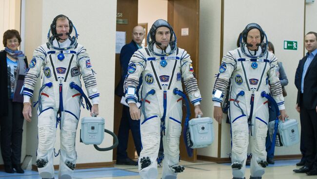Участники основного экипажа Международной космической станции-46/47. Архивное фото