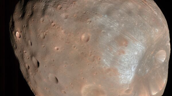 Фобос, спутник Марса, снимок зонда MRO