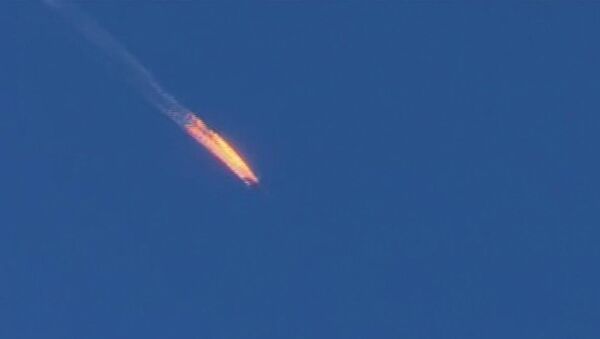 Самолет Су-24, потерпевший крушение на границе Сирии и Турции. Архивное фото