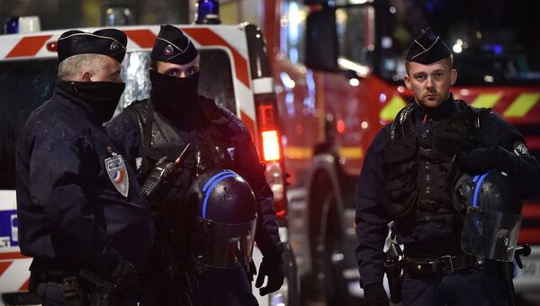 Полиция на месте операции по освобождению заложников во французском городе Рубе