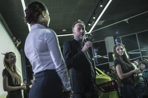 Главный дизайнер компании АвтоВАЗ Стив Маттин во время старта продаж автомобиля Lada Vesta в Москве