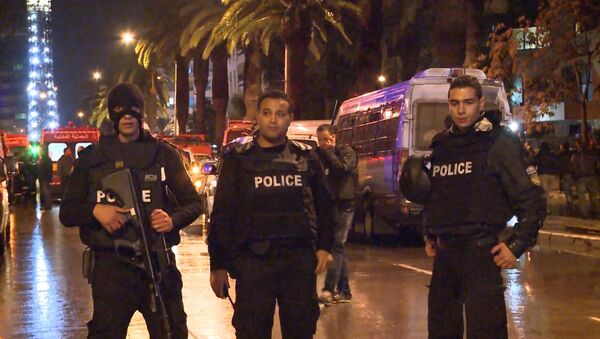 Полиция оцепила место взрыва автобуса с охраной президента Туниса