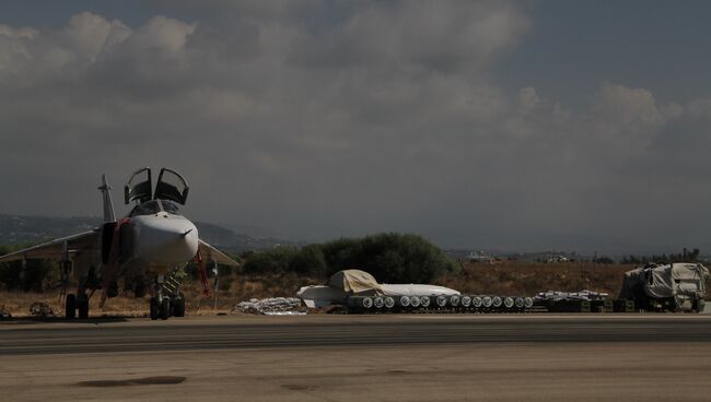 Су-24 на авиабаза Хмеймим (Латакия), Сирия. Архивное фото